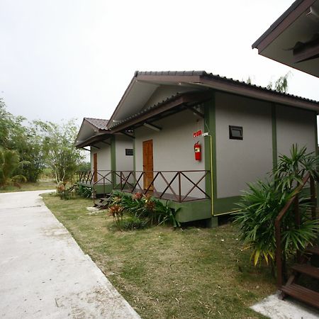 Long Lake Resort Chonburi Luaran gambar
